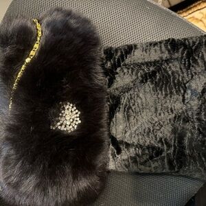 This hand bag is handmade of real fox fur.